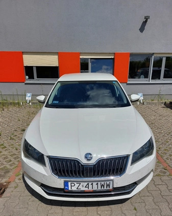 Skoda Superb cena 63000 przebieg: 238203, rok produkcji 2018 z Łazy małe 211